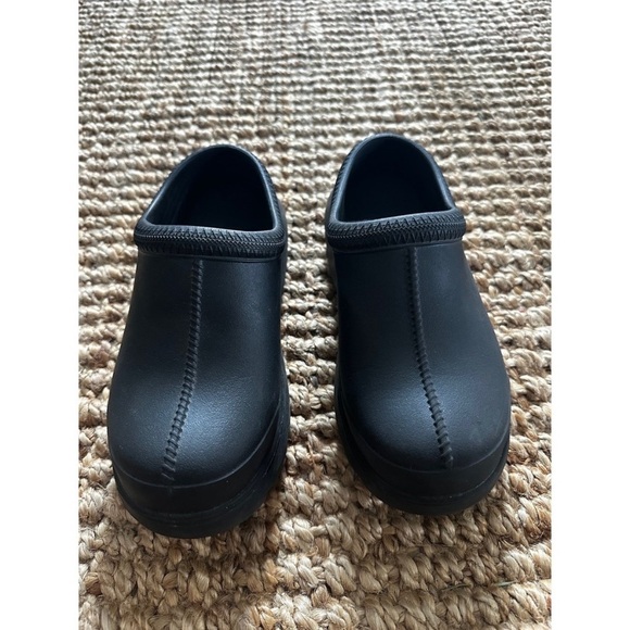 UGG Tasman Waterproof Clogs - Picture 3 of 5